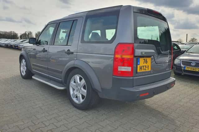 Land Rover Discovery (2009) thumbnail 4