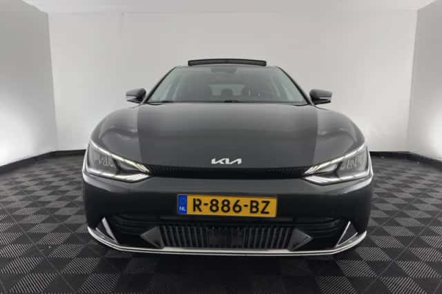 Kia EV6 (2022) thumbnail 3