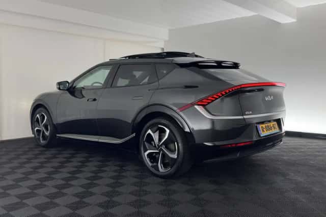 Kia EV6 (2022) thumbnail 5
