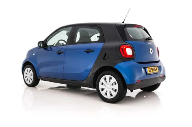 Smart ForFour (2016) thumbnail 5
