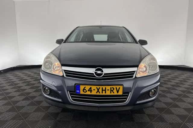 Opel Astra (2007) thumbnail 2