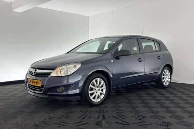 Opel Astra (2007) thumbnail 3