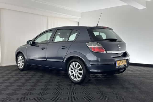 Opel Astra (2007) thumbnail 4