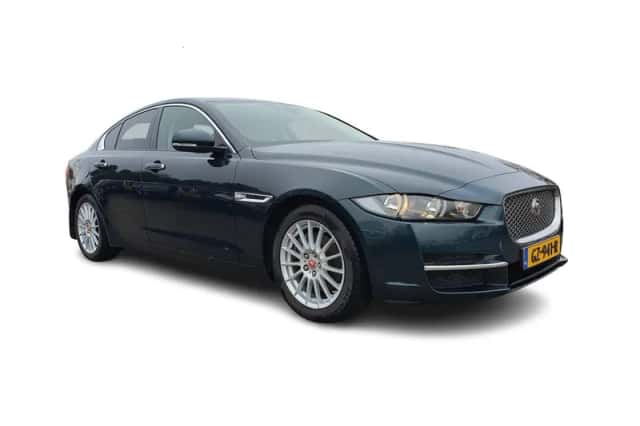 Jaguar XE (2015) thumbnail 1