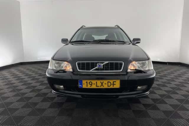 Volvo V40 (2003) thumbnail 3