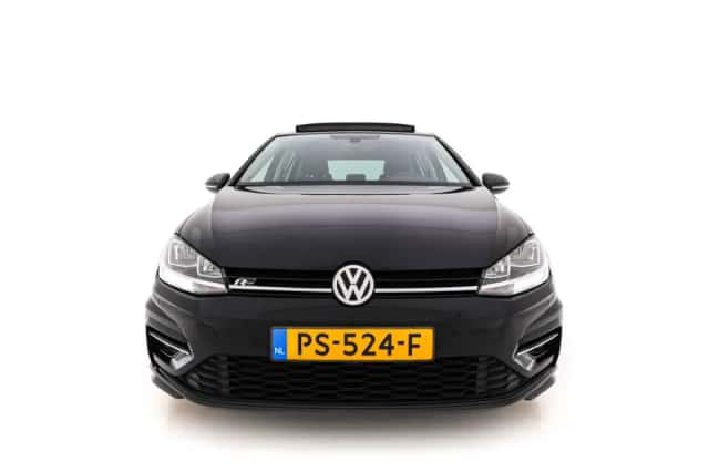 Volkswagen Golf (2017) thumbnail 3