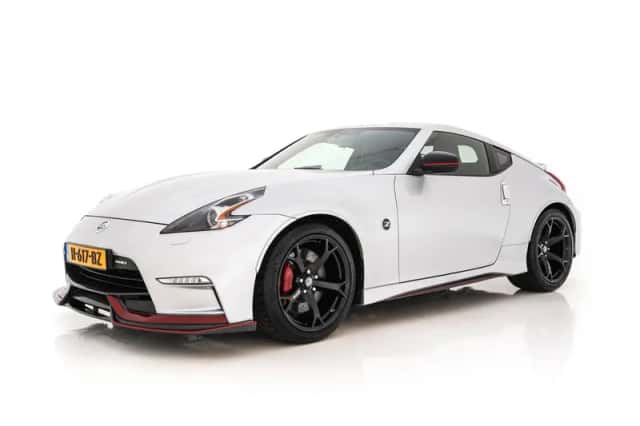 Nissan 370z (2016) thumbnail 4
