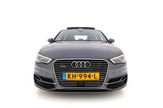 Audi A3 (2015) thumbnail 3