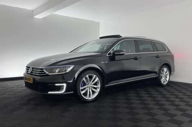 Volkswagen Passat (2015) thumbnail 4