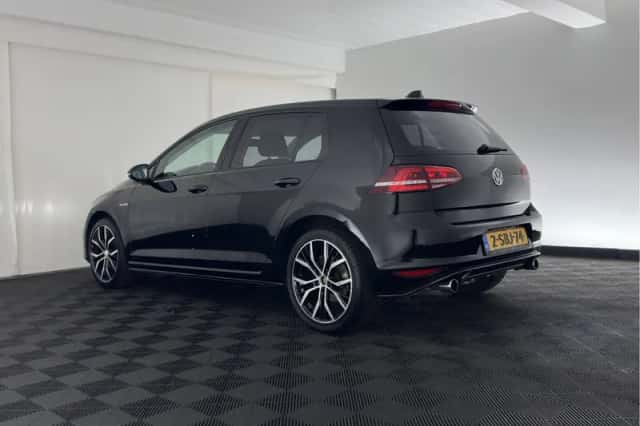 Volkswagen Golf (2013) thumbnail 5