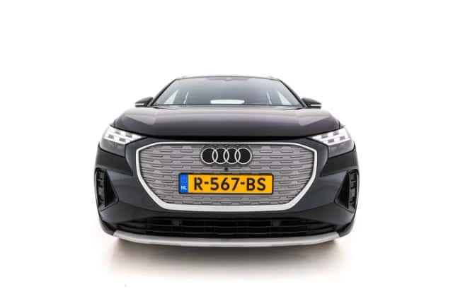 Audi Q4 e-tron (2022) thumbnail 3
