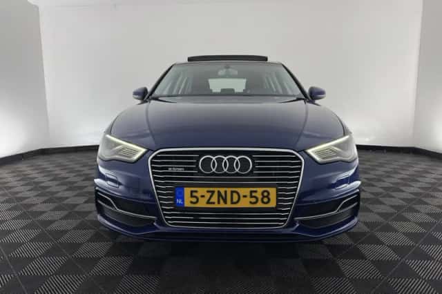 Audi A3 (2015) thumbnail 3