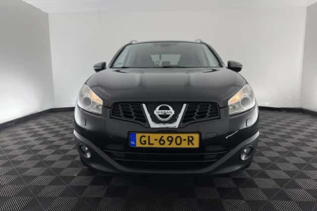 Nissan Qashqai (2011) thumbnail 3