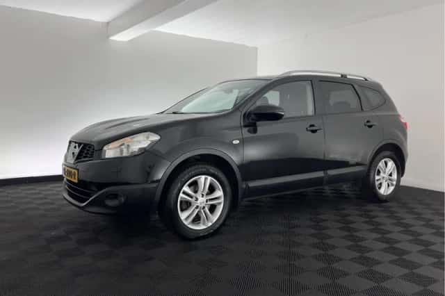 Nissan Qashqai (2011) thumbnail 4