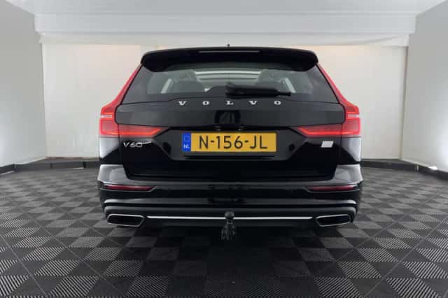 Volvo V60 (2021) thumbnail 6
