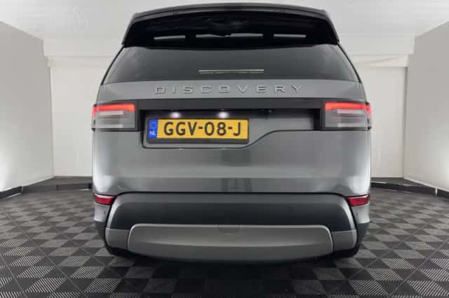 Land Rover Discovery (2019) thumbnail 6