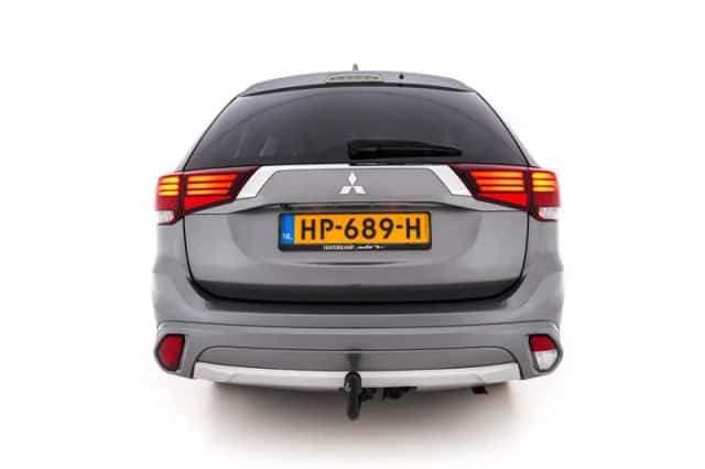 Mitsubishi Outlander (2015) thumbnail 6
