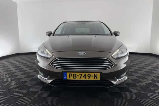 Ford Focus (2016) thumbnail 3