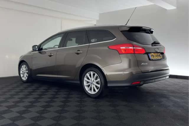 Ford Focus (2016) thumbnail 5