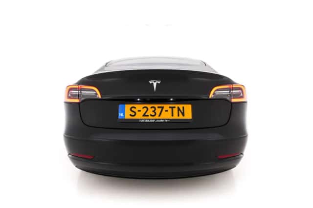 Tesla Model 3 (2023) thumbnail 6
