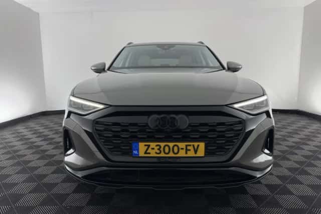 Audi Q8 e-tron (2024) thumbnail 3