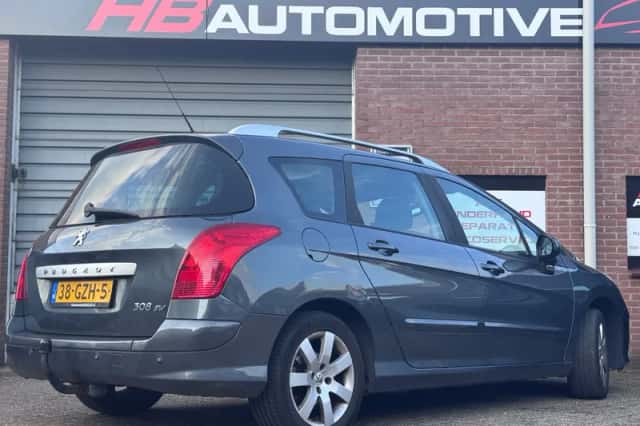 Peugeot 308 (2008) thumbnail 3