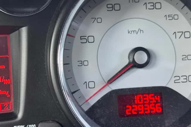Peugeot 308 (2008) thumbnail 6