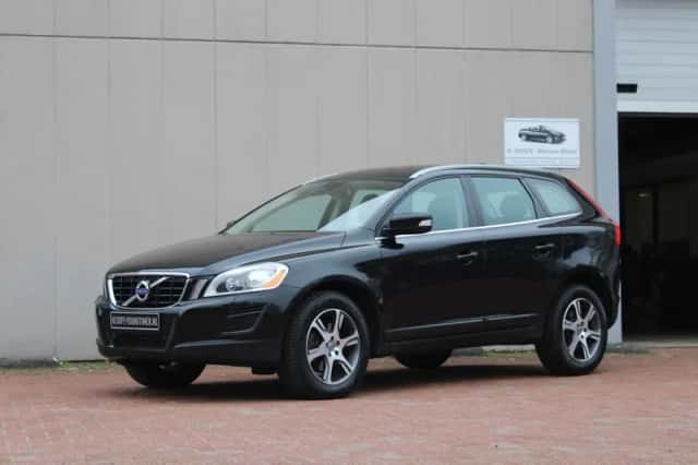 Volvo XC60 (2011) thumbnail 2
