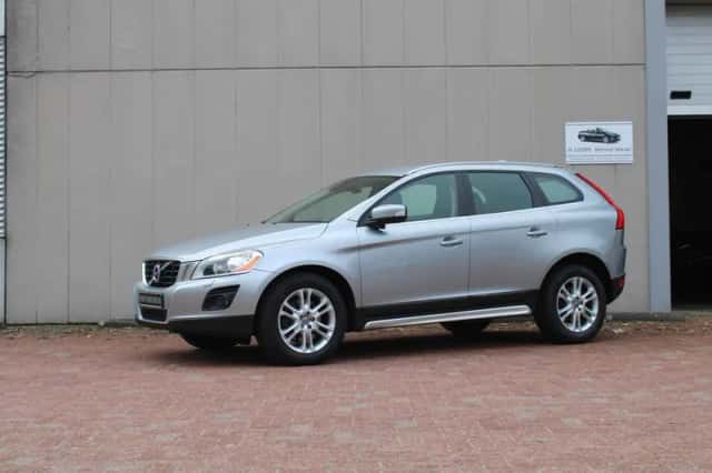 Volvo XC60 (2009) thumbnail 3