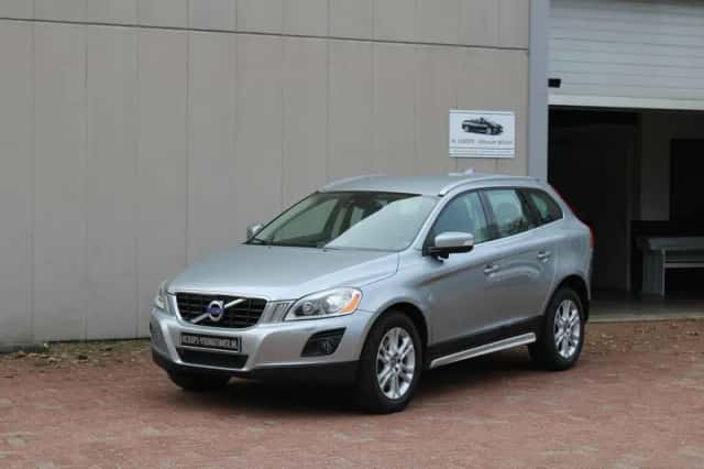 Volvo XC60 (2009) thumbnail 4