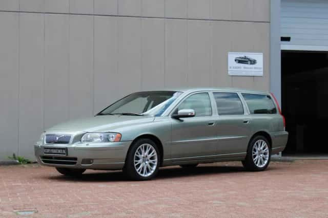 Volvo V70 (2006) thumbnail 2