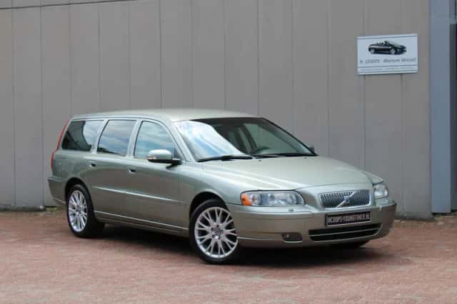 Volvo V70 (2006) thumbnail 5