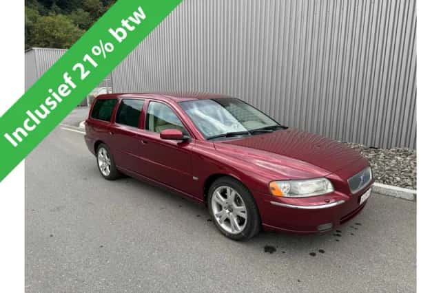 Volvo V70 (2004) thumbnail 2