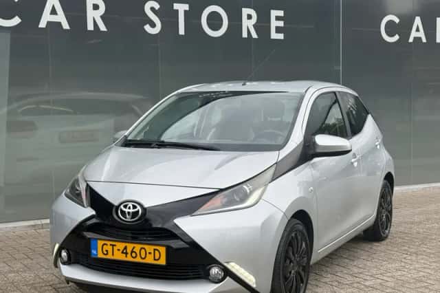 Toyota Aygo (2015) thumbnail 2