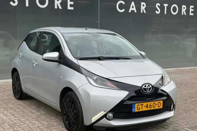 Toyota Aygo (2015) thumbnail 3