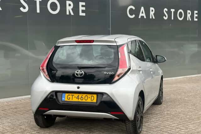 Toyota Aygo (2015) thumbnail 4
