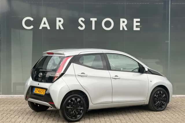 Toyota Aygo (2015) thumbnail 5