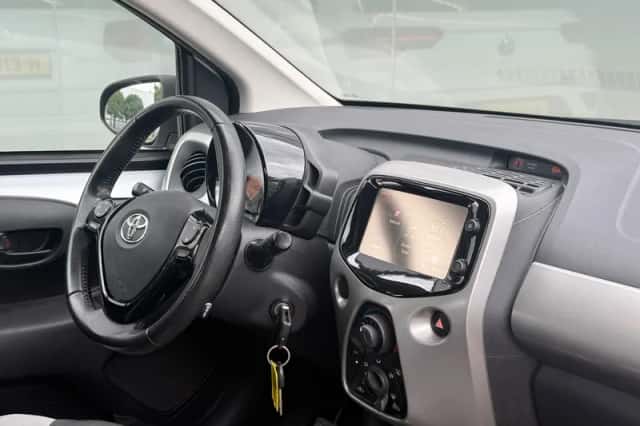 Toyota Aygo (2015) thumbnail 6