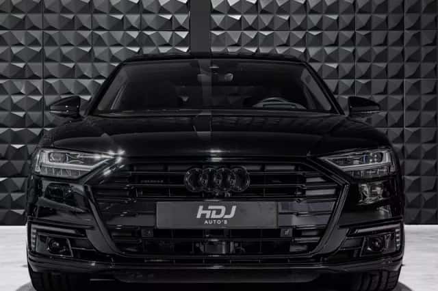 Audi A8 (2021) thumbnail 3