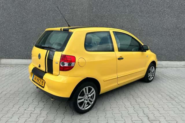 Volkswagen Fox (2009) thumbnail 3