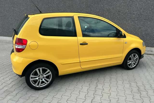 Volkswagen Fox (2009) thumbnail 4