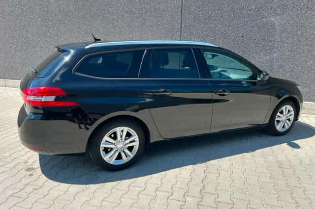 Peugeot 308 (2016) thumbnail 4