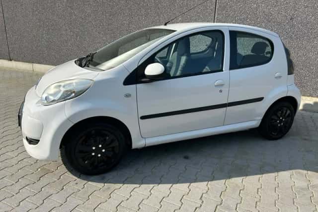 Citroën C1 (2010) thumbnail 2