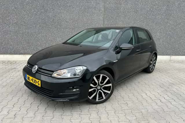 Volkswagen Golf (2017) thumbnail 1