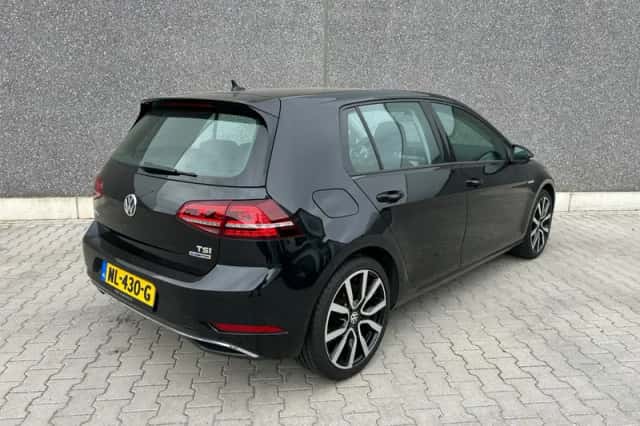 Volkswagen Golf (2017) thumbnail 3