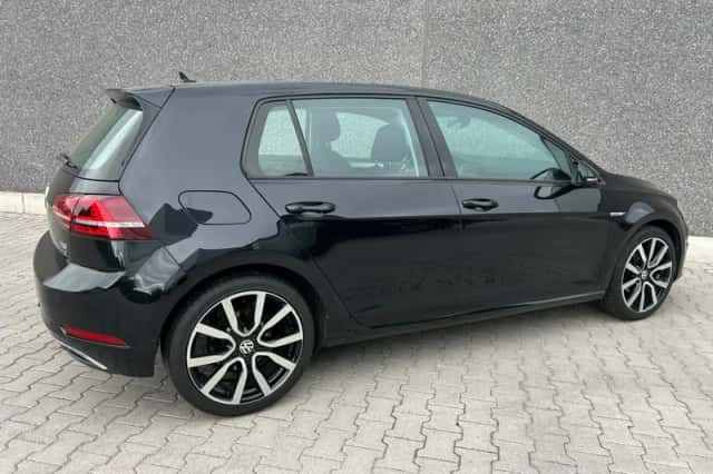 Volkswagen Golf (2017) thumbnail 4