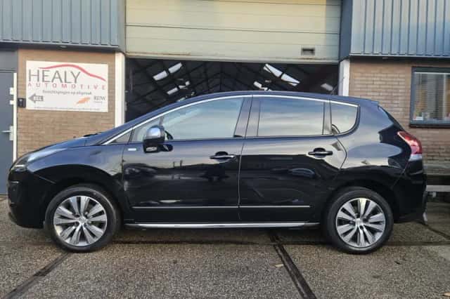 Peugeot 3008 (2016) thumbnail 3