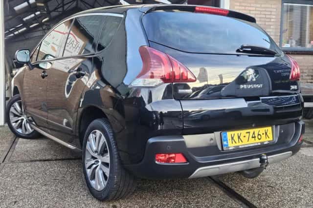 Peugeot 3008 (2016) thumbnail 5