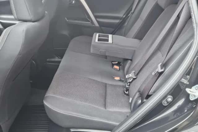 Toyota RAV4 (2018) thumbnail 4