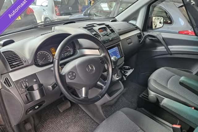 Mercedes-Benz Vito (2011) thumbnail 2